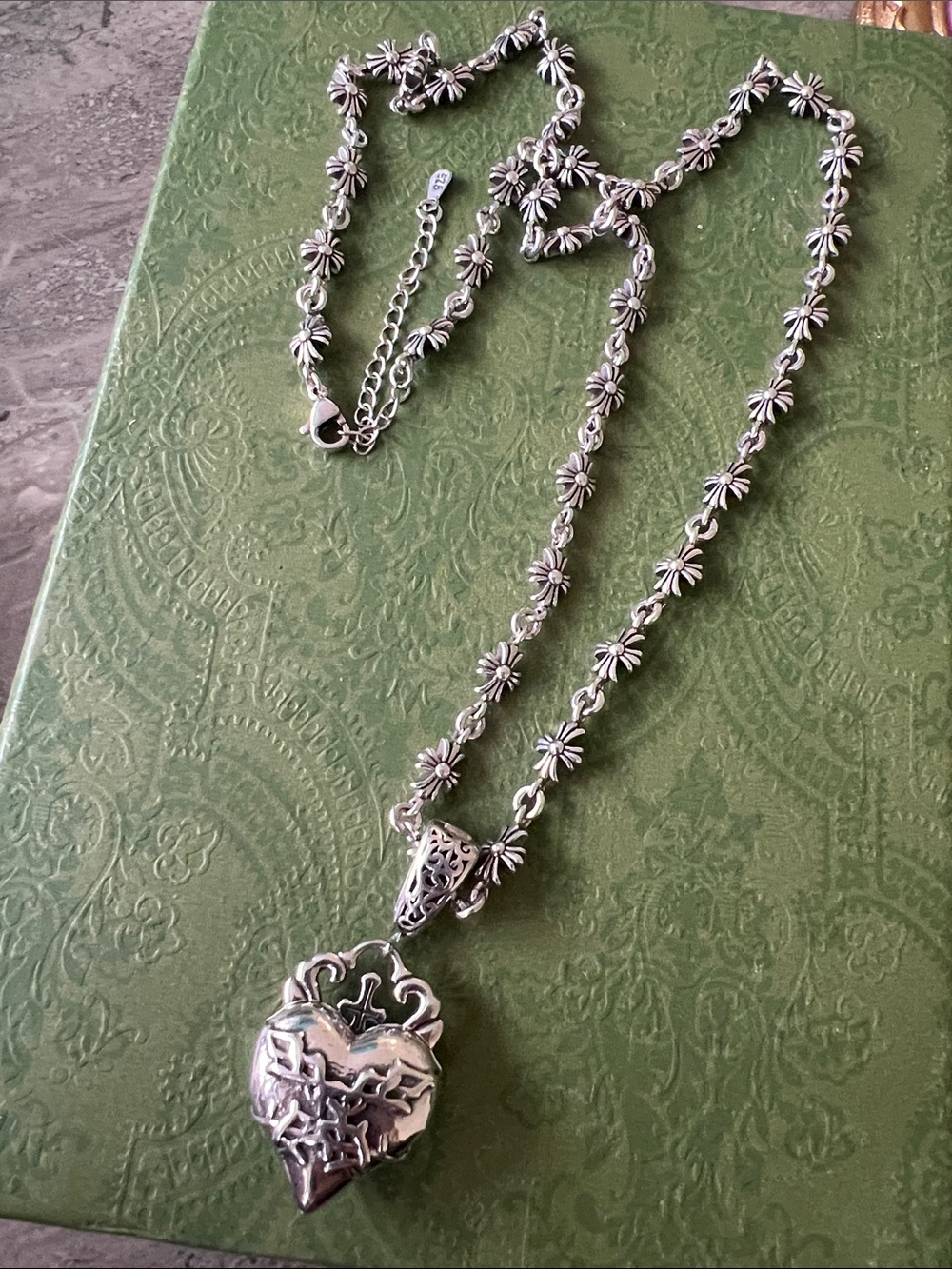 Sterling-Look Silver Floral Heart Pendant Necklace - Silver plated new cross